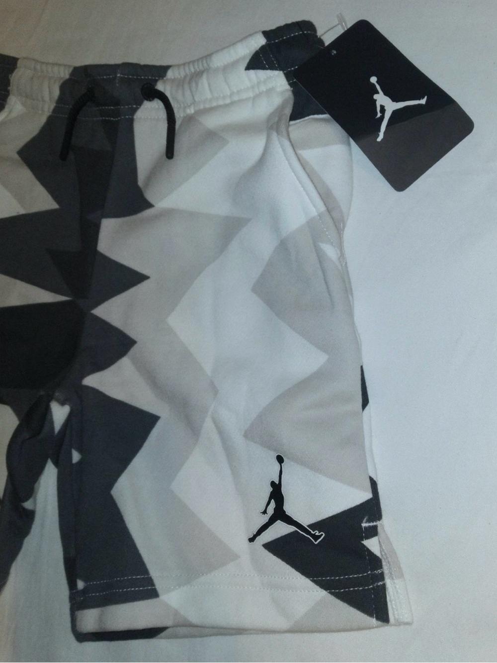 Jordan Gray Short Sleeve Tee & Short Set Youth- 6y - Picture 4 of 6